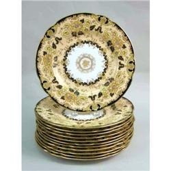 A SET OF TWELVE WEDGWOOD, ENGLAND PORCELAIN SERVICE PLATES