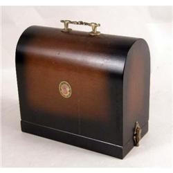 A CHILD`S SINGER SEWING MACHINE