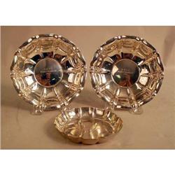 A PAIR OF CARTIER STERLING SILVER SCALLOPED RIMMED TROPHY BOWLS