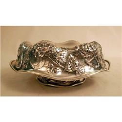 A DOMINICK & HAFF STERLING SILVER FLORAL CHASED PEDESTAL CAKE STAND