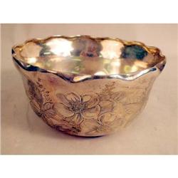 A WHITING STERLING SILVER CIRCULAR BOWL WITH FLORAL ENGRAVED MOTIF