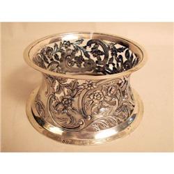 A TIFFANY, ENGLAND STERLING SILVER RETICULATED PEDESTAL