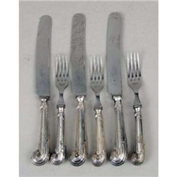 A SET OF TWELVE ENGLISH VICTORIAN PISTOL HANDLED LUNCHEON FORKS AND TWELVE DINNER KNIVES