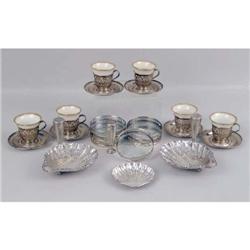 A GROUP OF STERLING SILVER TABLE ITEMS