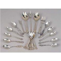 A GROUP OF STERLING SILVER FLATWARE ITEMS