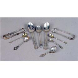 A MISCELLANEOUS GROUP OF STERLING SILVER FLATWARE ITEMS