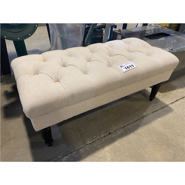 OTTOMAN APPROX. 40 X 20 