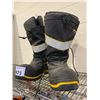 Image 2 : PAIR OF BAFFIN SIZE 11 BOOTS