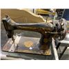 Image 1 : VINTAGE SINGER SEWING MACHINE