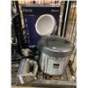 Image 2 : ASSORTED APPLIANCES & MIRROR (CRACKED)