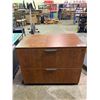 Image 1 : 2 DRAWER FILING CABINET NO KEY 35.5 X 22"