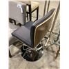 Image 2 : ADJUSTABLE BAR HEIGHT CHAIR