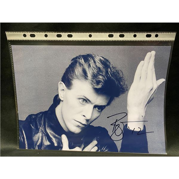 DAVID BOWIE SIGNED PHOTO WITH COA