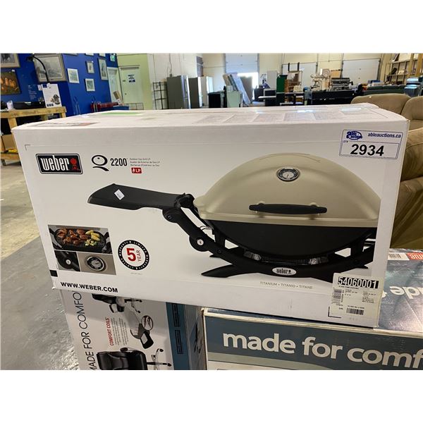 NEW IN BOX WEBER OUTDOOR GAS GRILL Q2200 TITANIUM COLOURWAY