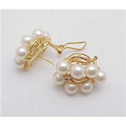 Pearl cluster earrings
