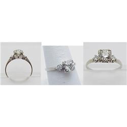 Lady's three stone diamond ring