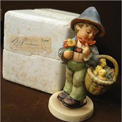Hummel Easter Greetings