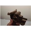 Image 2 : ANTIQUE VISE TOOL