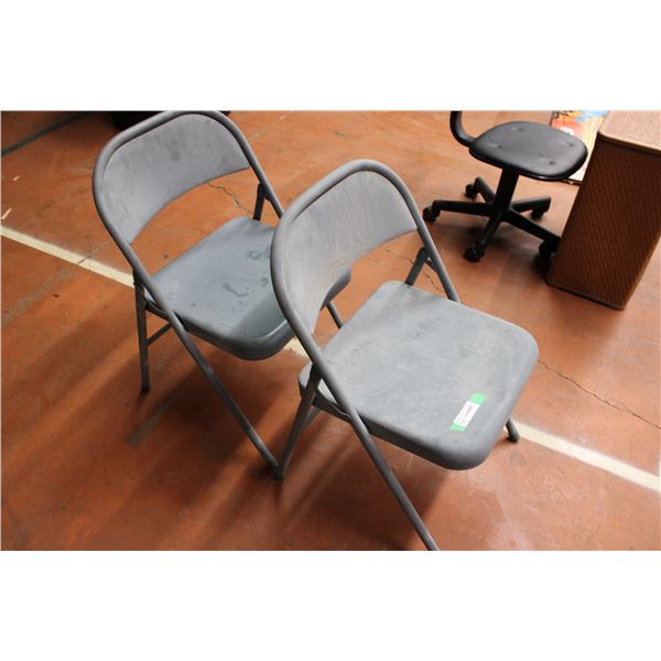 (2X THE MONEY) 2 Metal Chairs