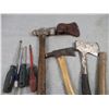 Image 2 : 2 Hatchets, Hammer, Handle, Screwdrivers