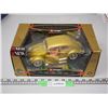 Image 1 : Burago Volkswagen Kafer Beetle 1955 Gold Collection 1/18 Scale (Rare?) NIB