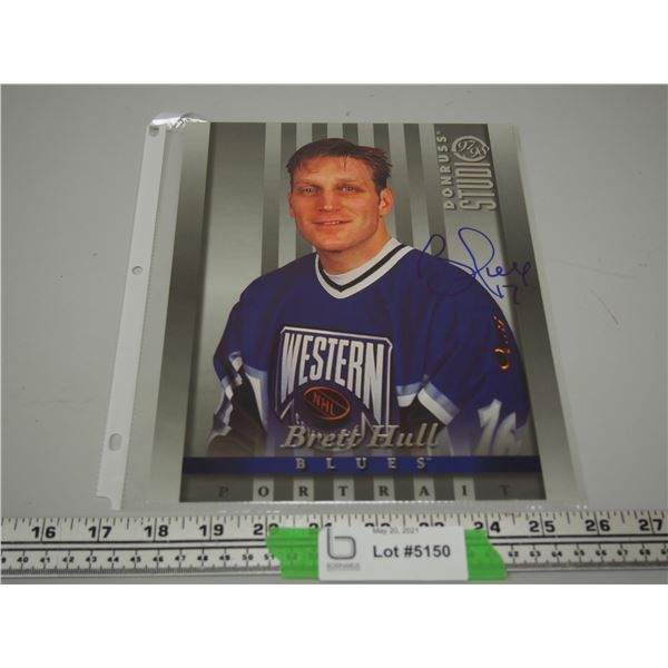 1997/1998 Don Russ Studio Portrait Card #11 Brett Hull Autograph