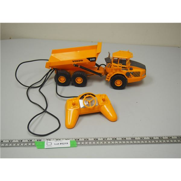 Battery Powered Noise Maker Toy Volvo A40D Dump Truck (Noises Forward and Reverse Works seems to ha.