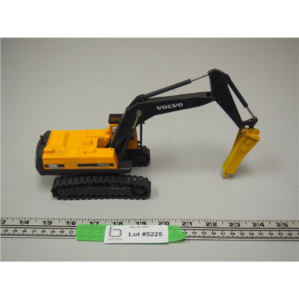 Joal 1/50 Scale Volvo EC650 Excavator with Hammer