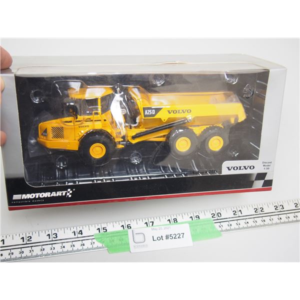 Motor Art Volvo A25D Scale 1/50 Dump Truck (NIB)