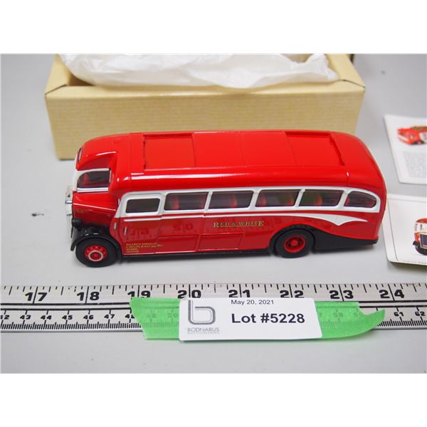 Corgi Leyland Tiger Bus (NIB