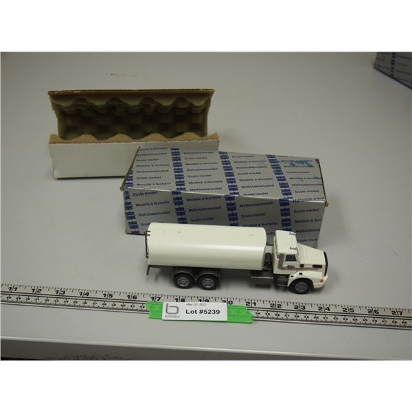 Conrad Volvo Water Tanker (7 3/4" long) 1/50 Scale Made in W. Germany (NIB)