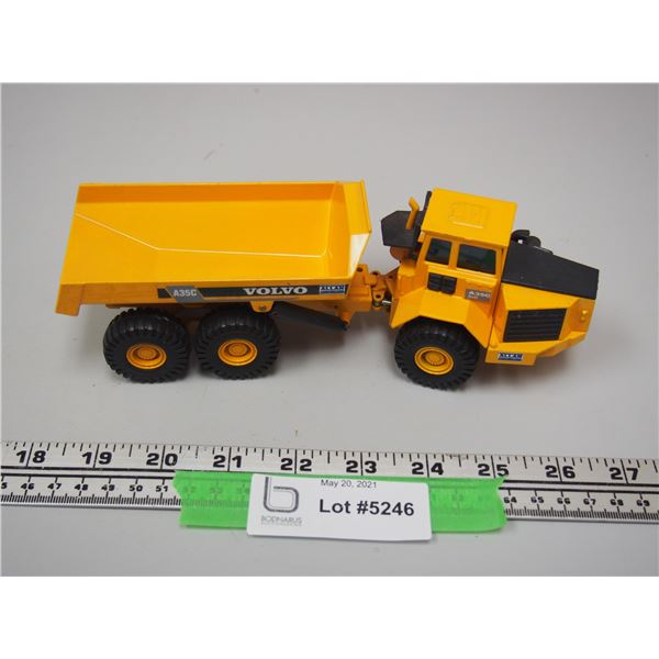 VOLVO A-35C アーティキュレート木材運搬車(1/50)ボルボ Joal VOLVO A-35C アーティキュレート木材運搬車(1/50)ボルボ Joal