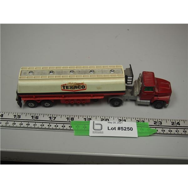 Matchbox 1973 Texaco Semi and Trailer (9" Long) Super Kings