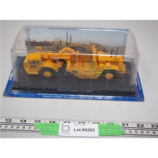 Amer Com Collection Wheel Tractor Scraper (NIB) 8" Long