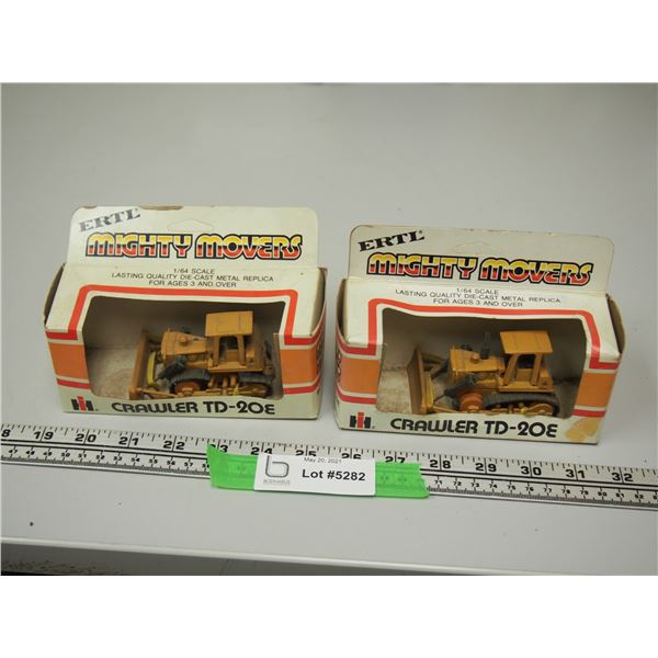 Ertl Mighty Movers Crawler TD 20E (2) (Rubber Tracks Are Broken)