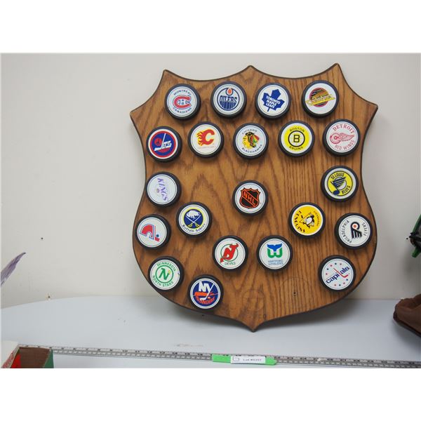 Texaco 1979-1980 NHL Collectible Hockey Pucks on Wooden Plaque Missing 1 Puck NY Rangers