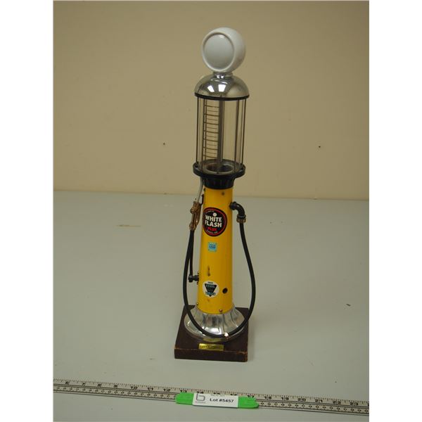 Atlantic White Flash Plus Gasoline Toy Pump (20" Tall)