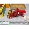 Image 4 : Corgi Toys Massey Ferguson 780 Harvester Combine In Box (6.5" Long)