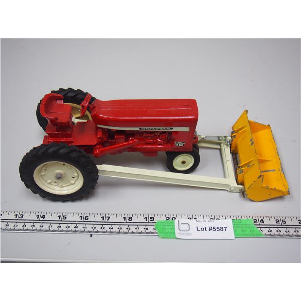 International Farmall 666 Tractor Repainted (As Is) (Total Length 12.5" Long)