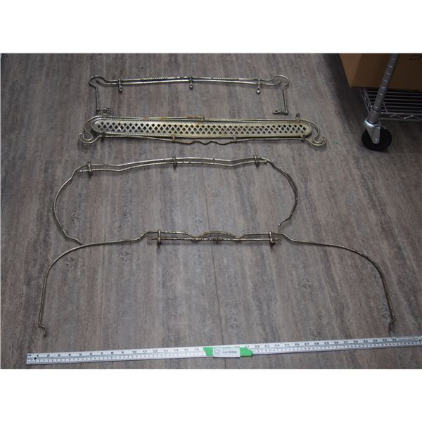 Vintage Decorative Pieces for Wagon