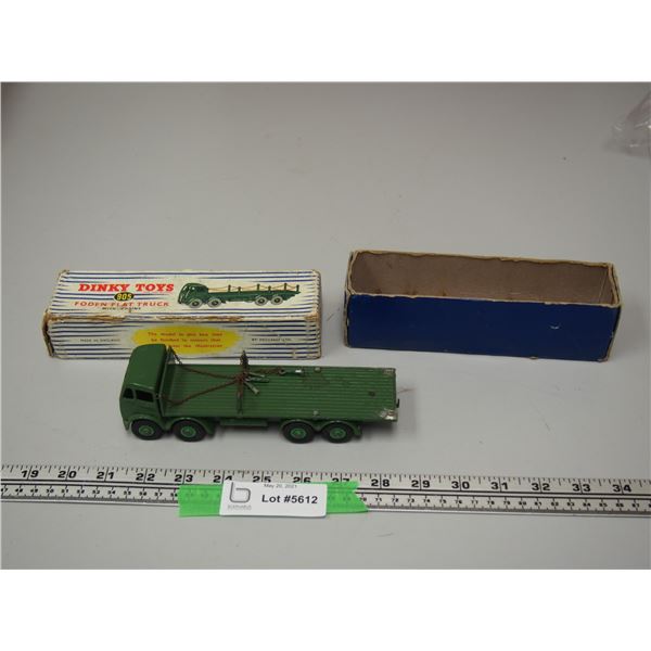 Dinky Toys 905 Foden Flat Truck With Chain in Original Box (4 Pegs Broken on Truck Box) 7 1/4" Long