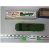 Image 2 : Dinky Toys 905 Foden Flat Truck With Chain in Original Box (4 Pegs Broken on Truck Box) 7 1/4" Long