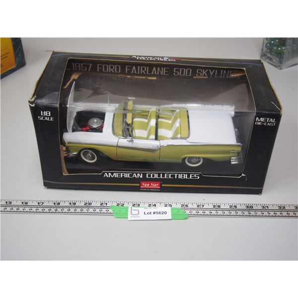 American Collectibles 1957 Ford Fairlane 500 Skyliner (NIB) Plastic on Box Needs to Be Glued