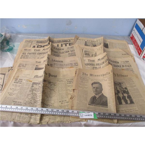 Lot of Vintage Newspapers 1918, 1922