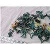 Image 2 : Vintage Made In China Toy Army Figures