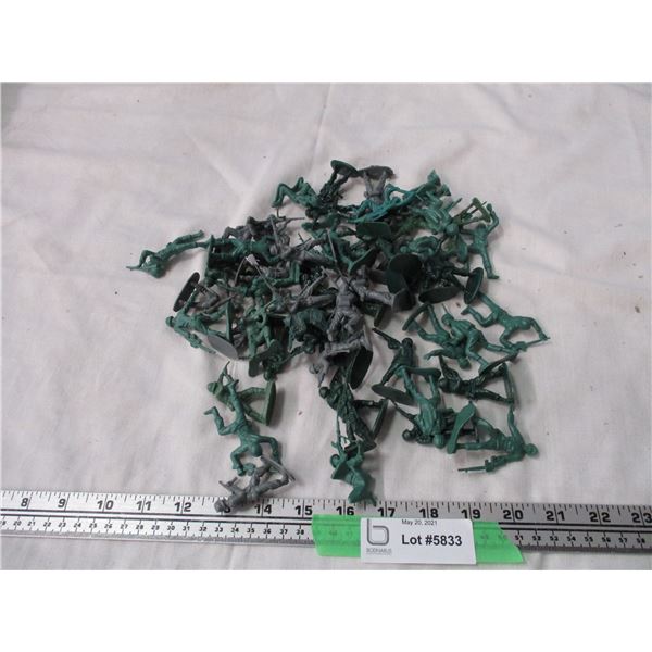 Vintage Made in China Toy Army Figures