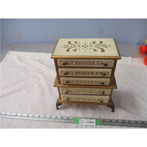 Vintage Jewelry Box Music Box (Music Not Working Properly)