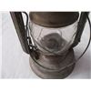 Image 2 : Dietz No.2 D. Lite Barn Lantern (Globe has Embossing)