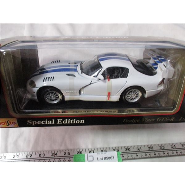 Maisto 1/18 Dodge Viper GTS-R NIB - Bodnarus Auctioneering