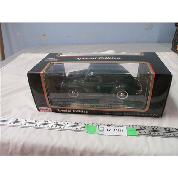 Maisto 1/18 VW Export Sedan NIB